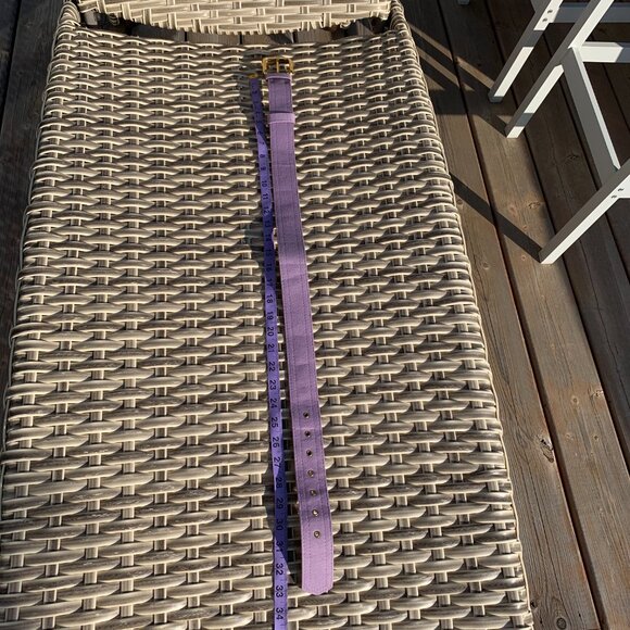 Vintage 80s 90s Lavender Purple Fabric Gold Toned Buckle Retro Waist Belt - Picture 9 of 13